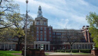 CT health system, insurer at odds a week after contract ends