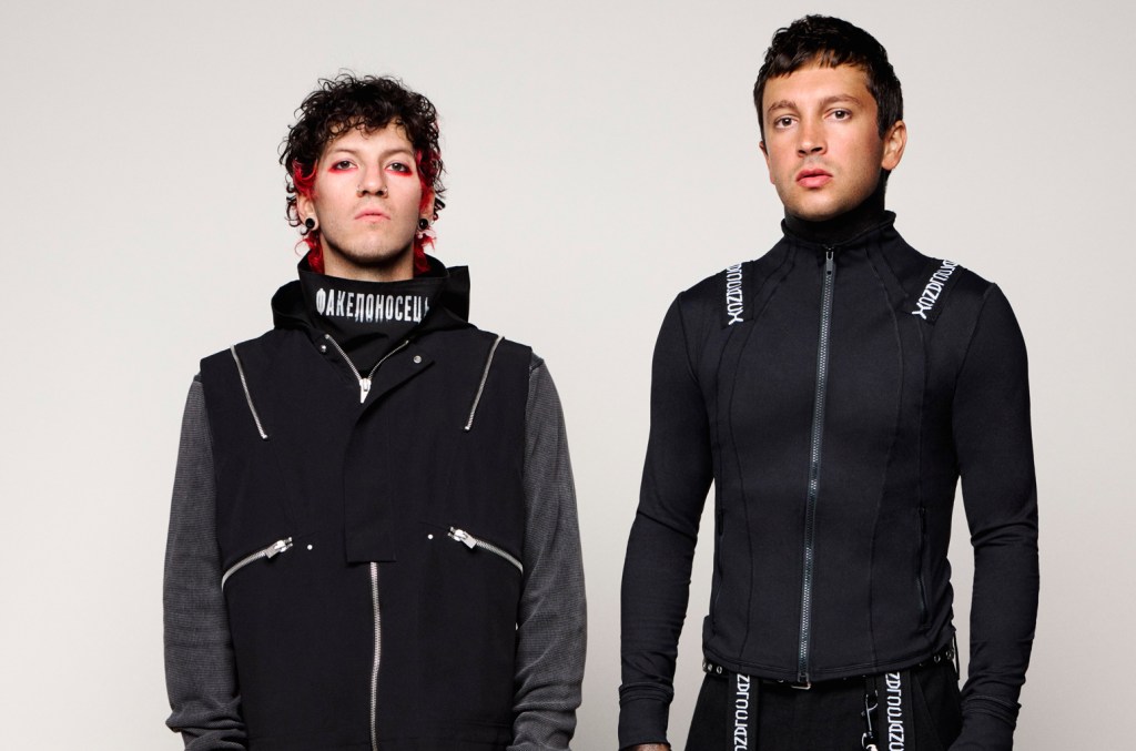 Twenty One Pilots' 'City Walls' Tops Alternative Airplay Chart