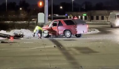 Crash in La Vista leaves one injured