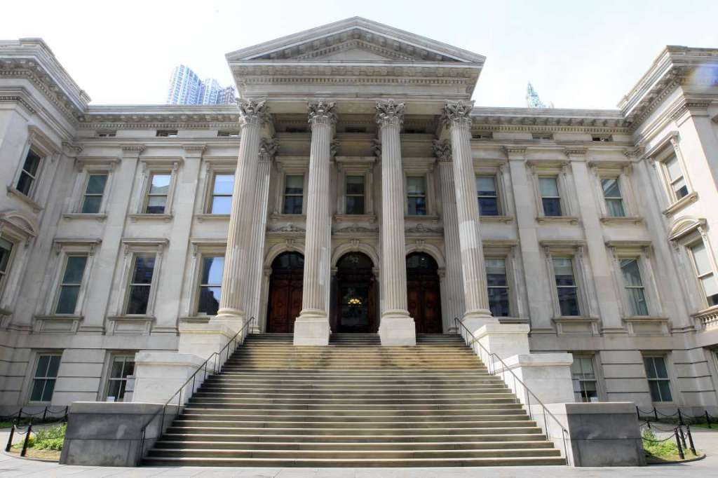 NYC schools chief Aviles-Ramos, with union and parent support, makes a case for Mamdani to keep her on