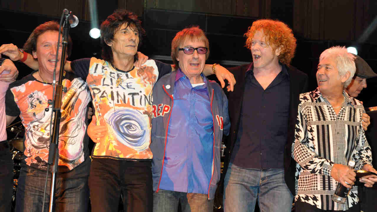 The Faces with Simply Red&rsquo;s Mick Hucknall and ex-Rolling Stones bassist Bill Wyman in 2009