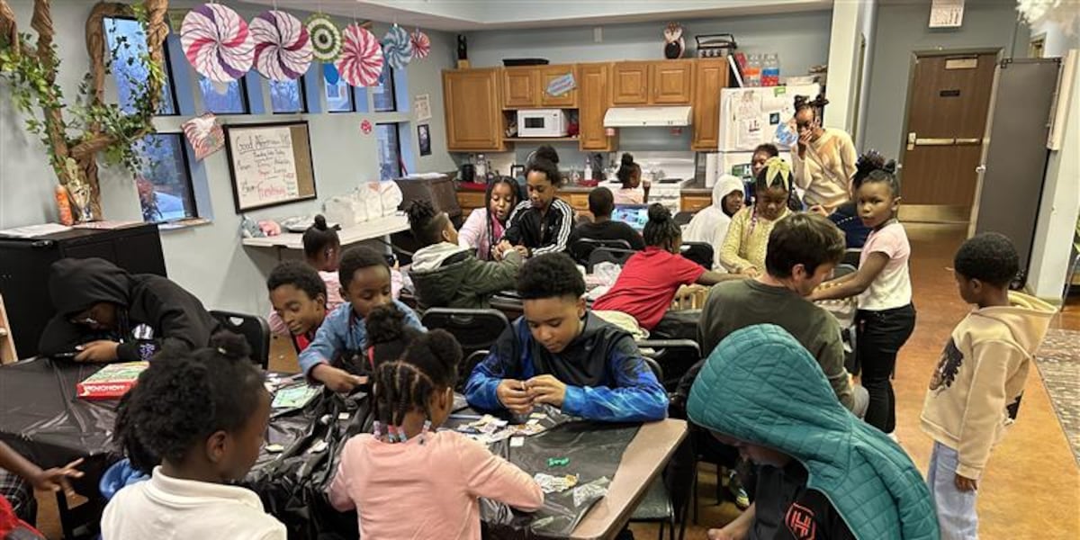 Phoenix Family helps struggling families throughout holiday season