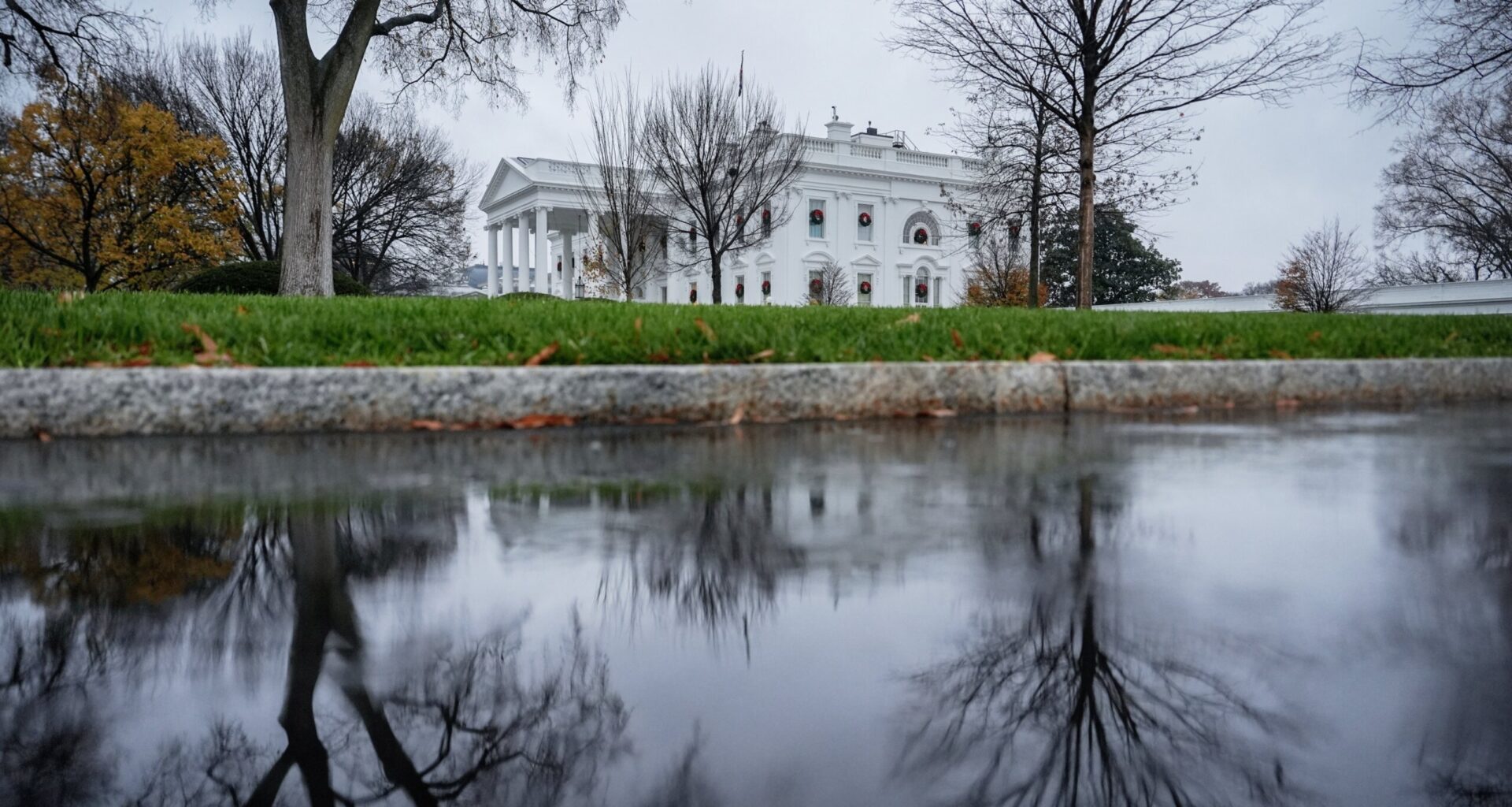 Americans weigh in on cost of living, Trump, expectations for 2026 in poll