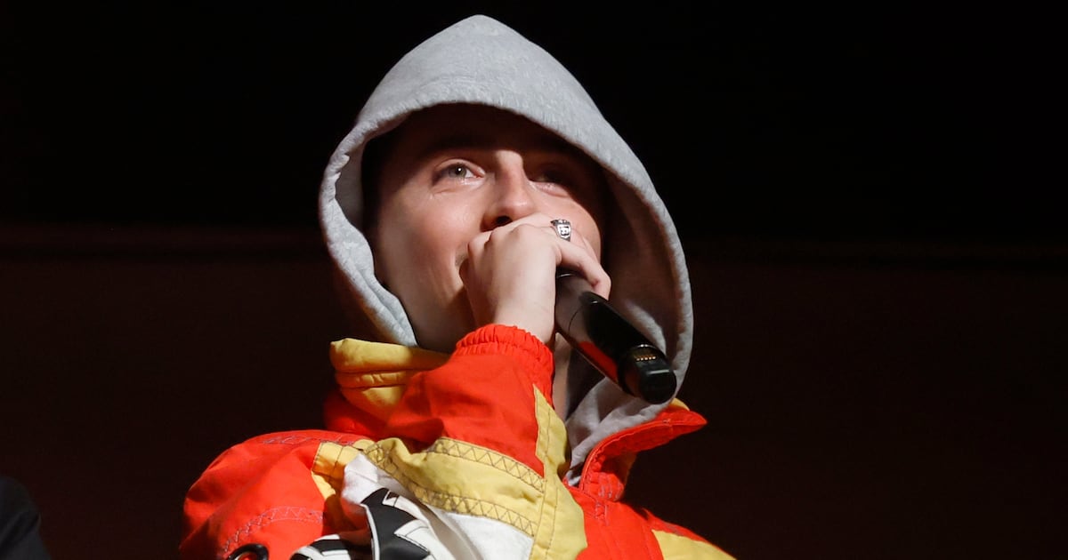 Iconic ’90s Sitcom Apartment Building Sells for $32M - The Daily Beast