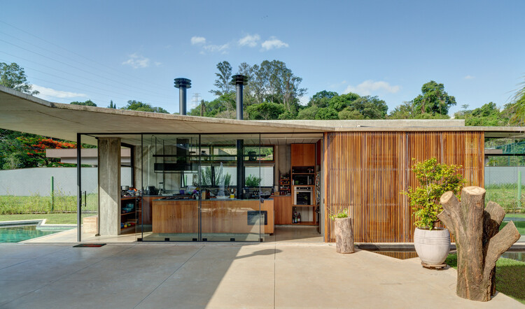 House in Vinhedo / Apiacás Arquitetos - Exterior Photography, Wood