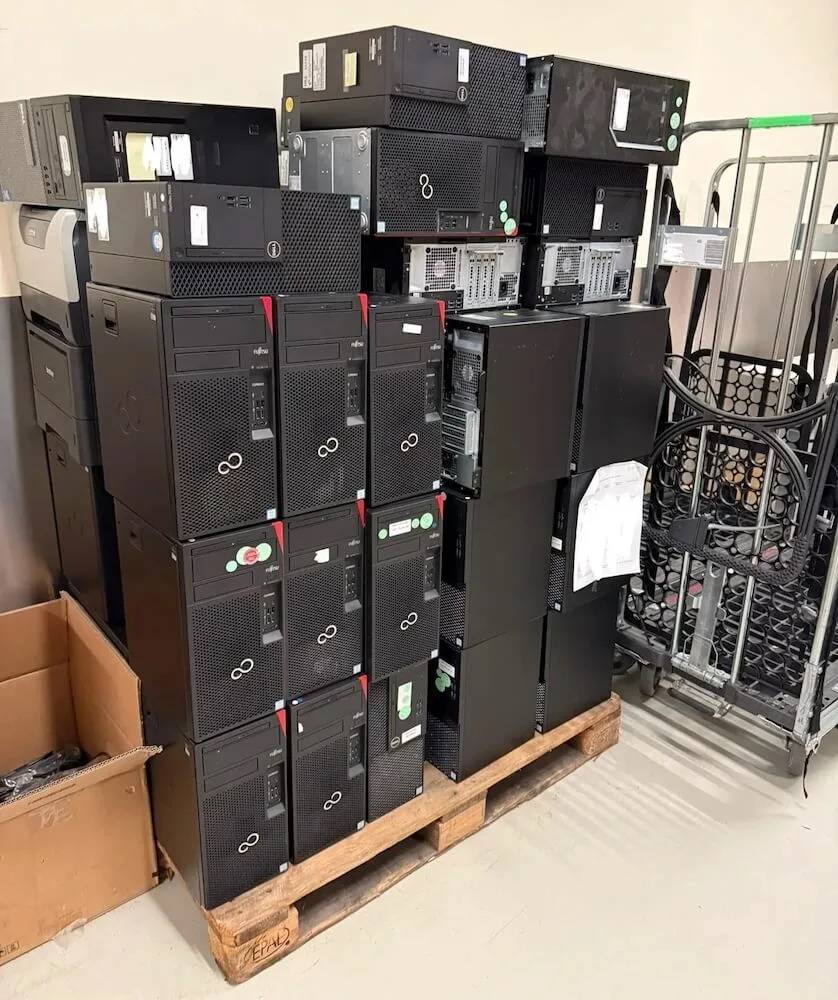 One Reddit user shared a photo of the shocking number of computers being discarded by a government agency because of the end of Windows 10.