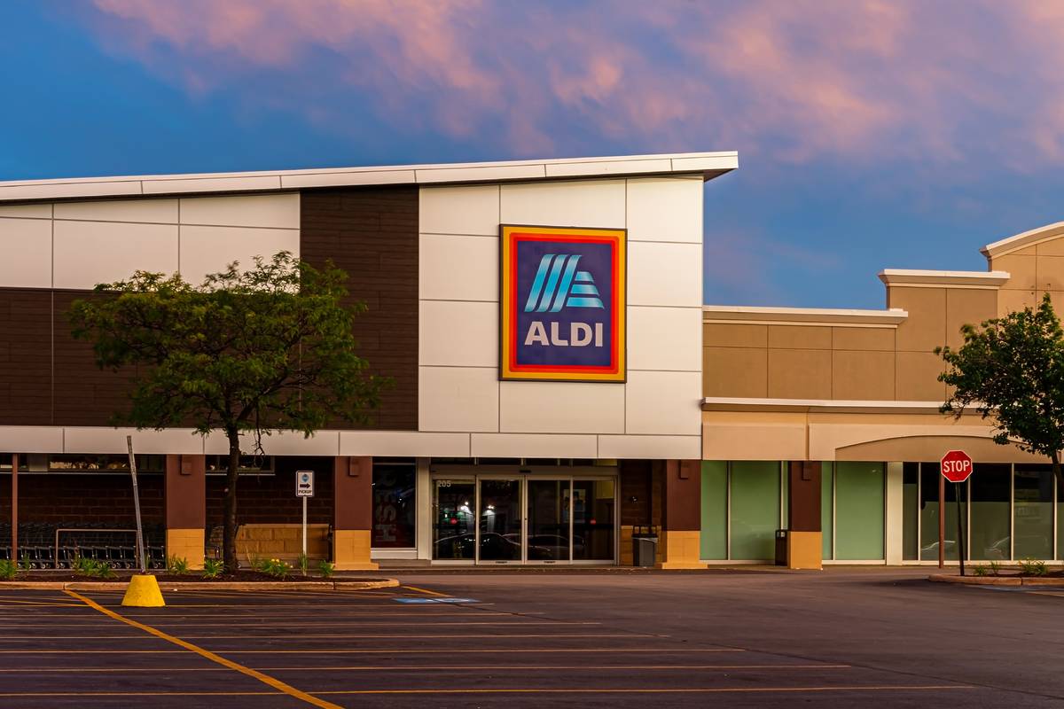 What Time Aldi, Trader Joe's & Whole Foods Close