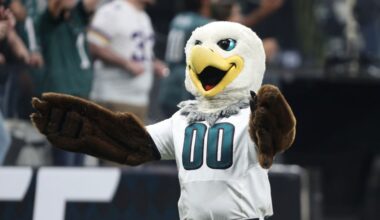 Fort Worth Teacher Brings Philadelphia Eagles Gear To Child