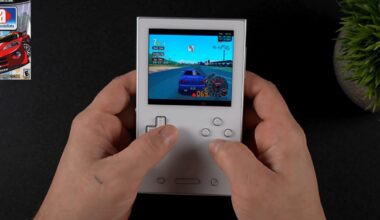 This Modern 'Game Boy' Can Play Dreamcast, GameCube, and PS2 Games