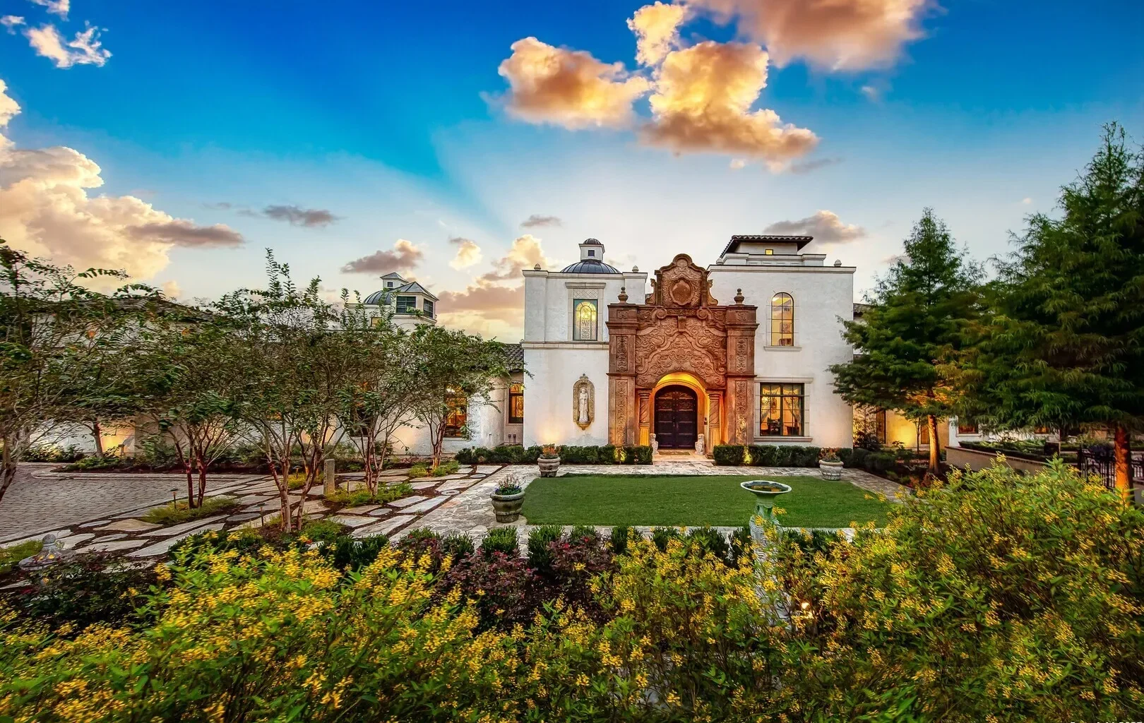 Self-help guru Esther Hicks selling her $3.9 million magical mansion in San Antonio