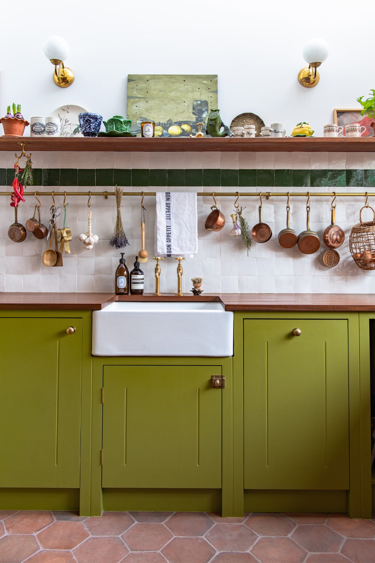 interior design trends 2026 oil green