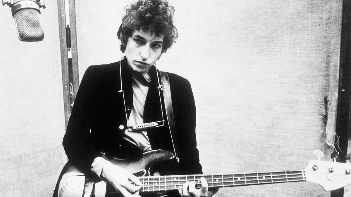 Bob Dylan performing