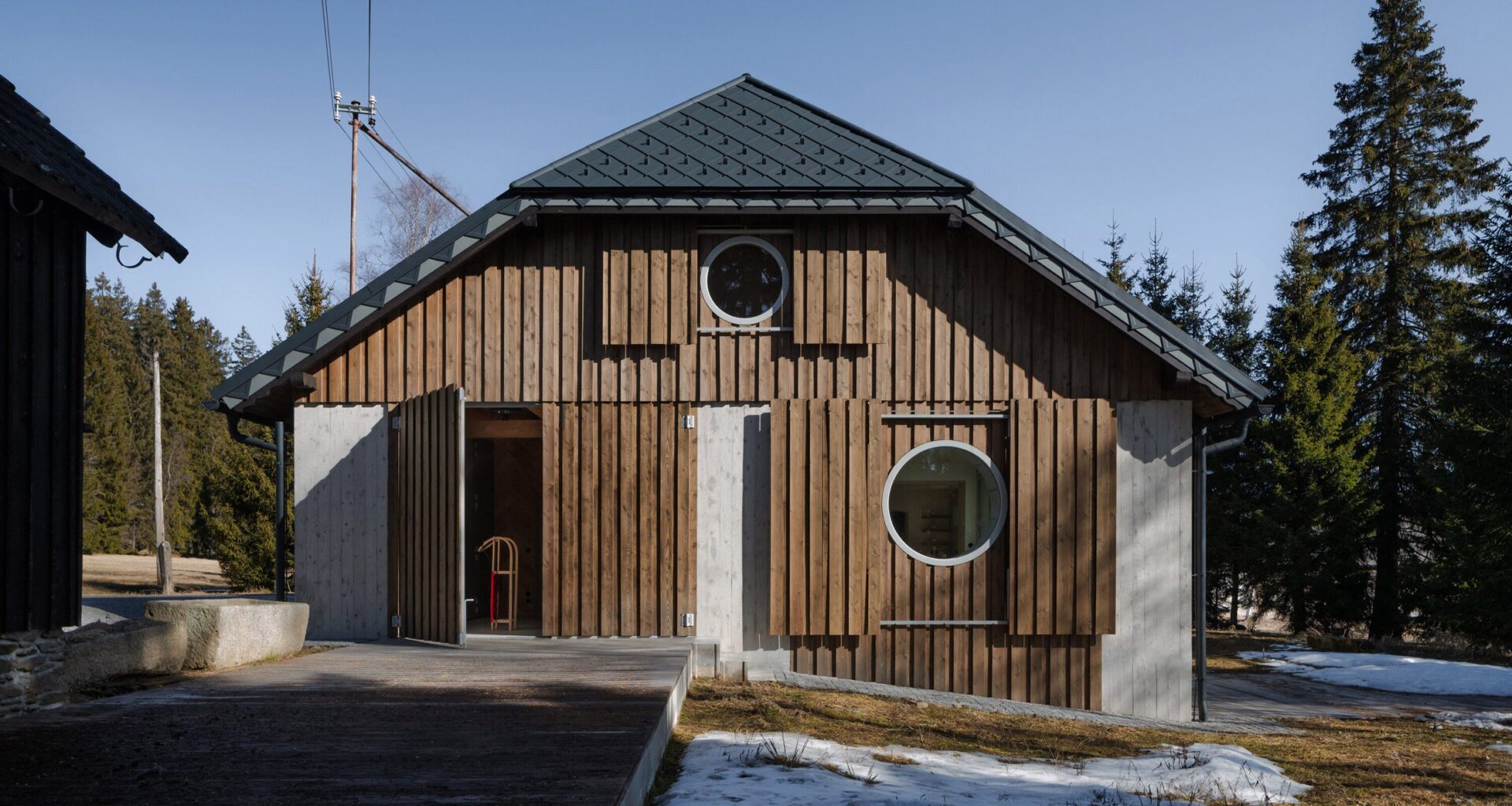 Borová Lada Cottage by Studio Plyš
