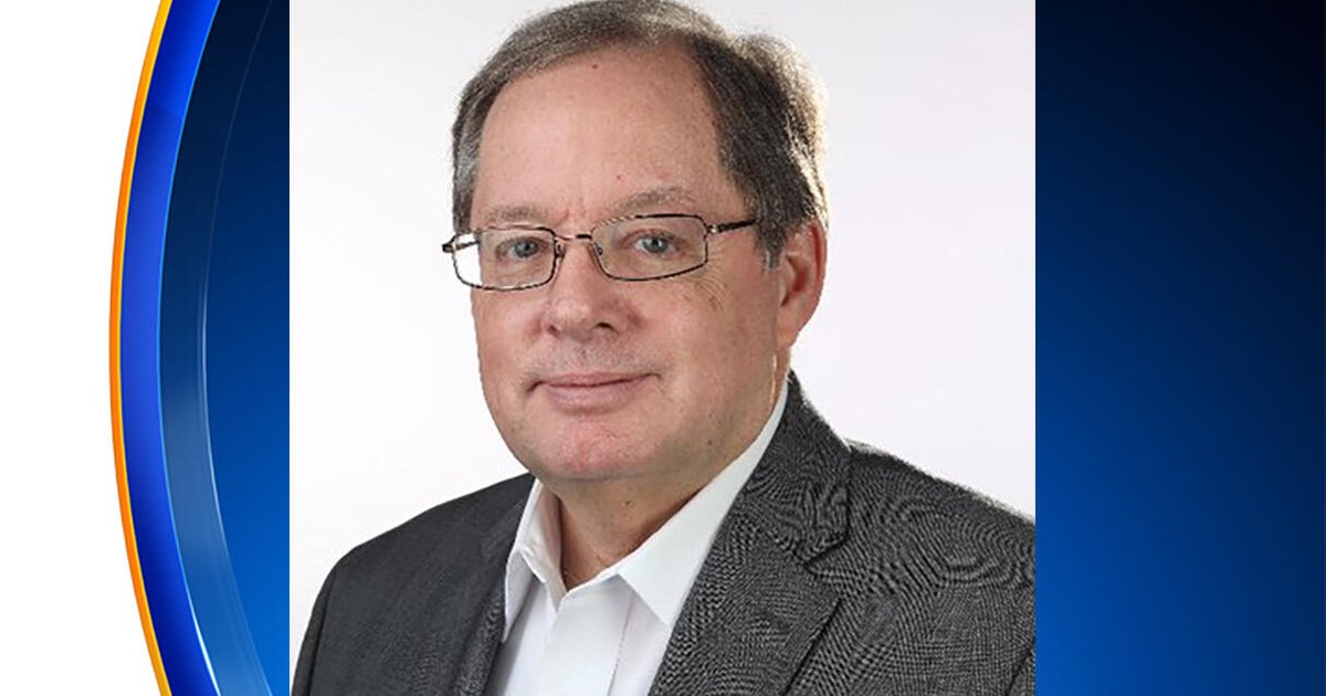 Bruce Dold, former Chicago Tribune publisher and editor-in-chief, dies at 70