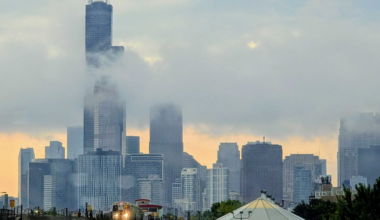 Chicago area could see warm temps, gusty winds, rain and snow Thursday – NBC Chicago