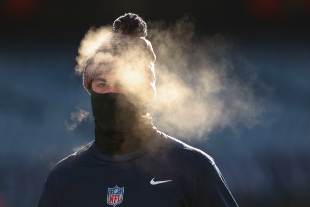 Bears tight end Colston Loveland warms up to face the Browns on Sunday, Dec. 14, 2025, at Soldier Field. (Brian Cassella/Chicago Tribune)