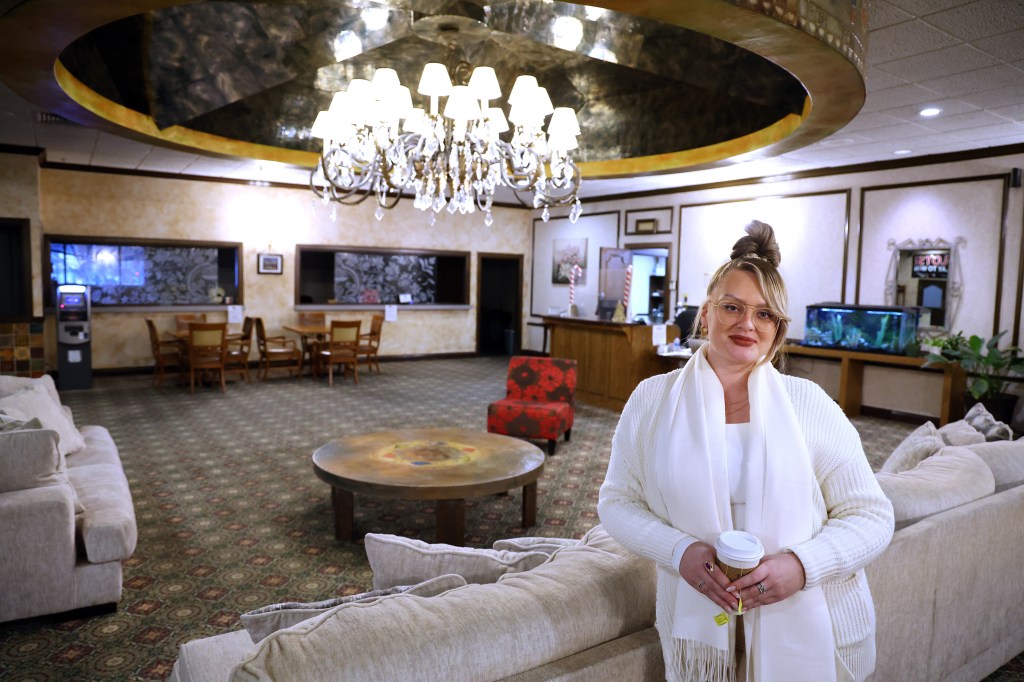 Famed Chicago-area banquet hall closes