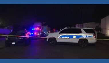 Shooting in Phoenix neighborhood leaves 1 man dead
