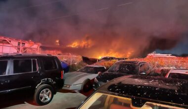 Large grass fire burns multiple buildings, Arlington Fire Department says