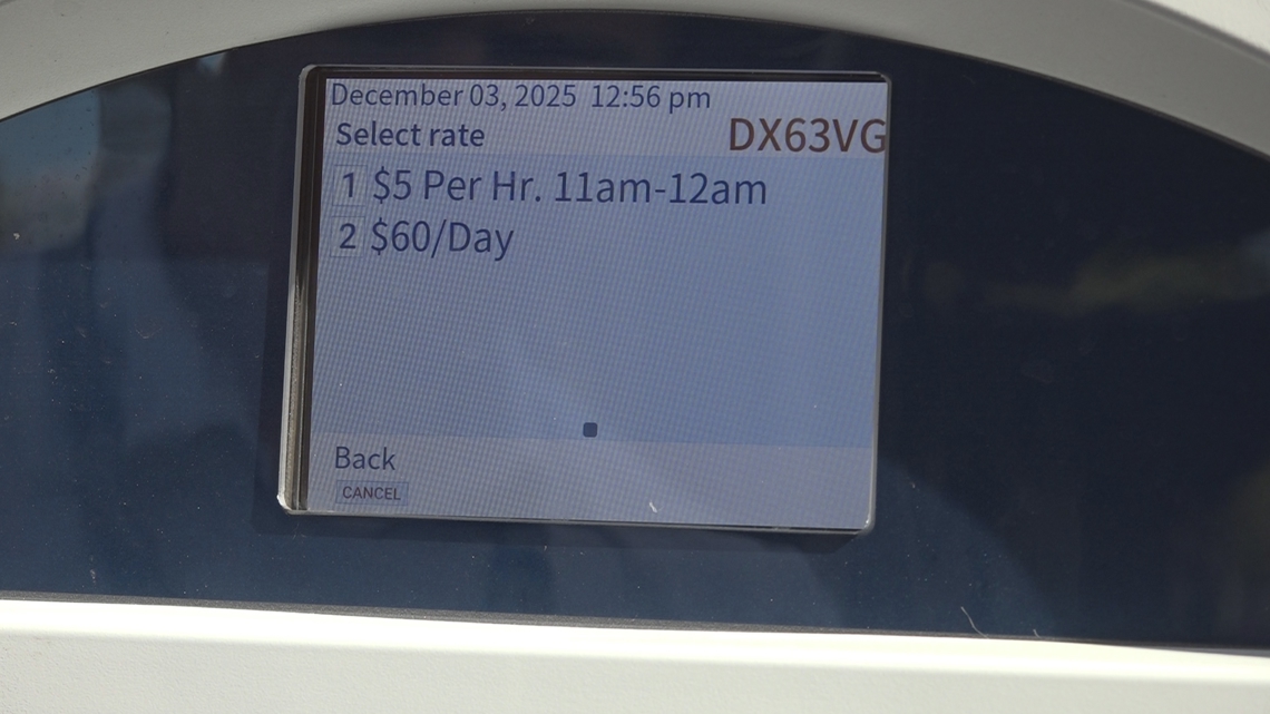 Neptune Beach mayor defends $5 hourly nonresident parking rate for Beaches Town Center