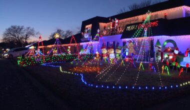 North Texas keeps holiday spirit alive despite the warm weather