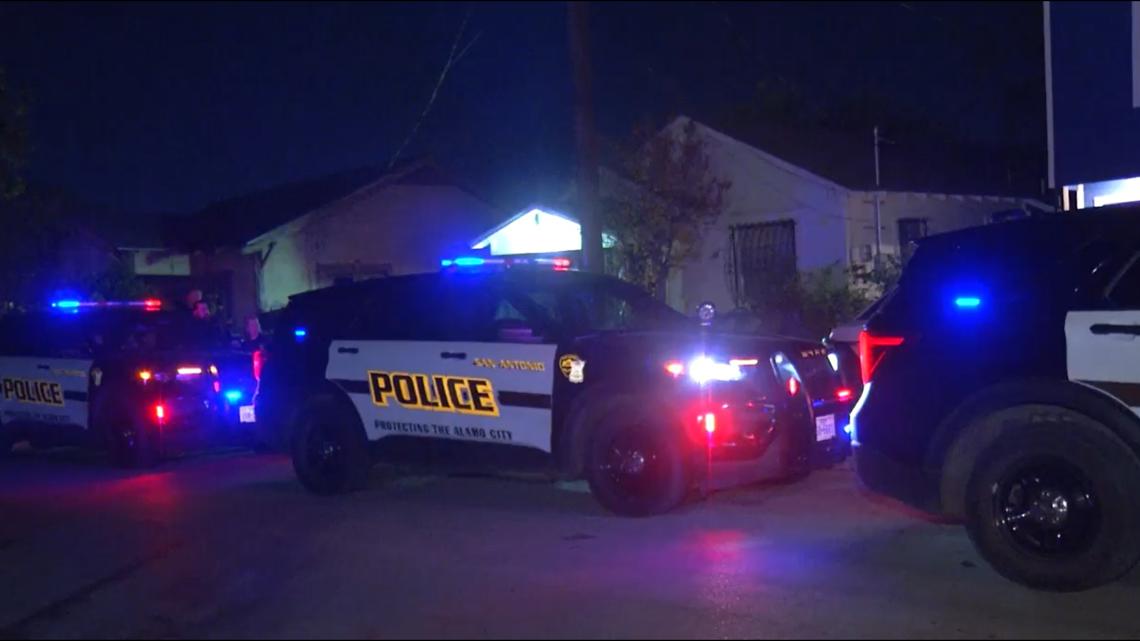 Man shot during attempted robbery in west-side San Antonio, police say