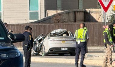 SAPD: Driver killed in crash near Von Ormy, another man injured