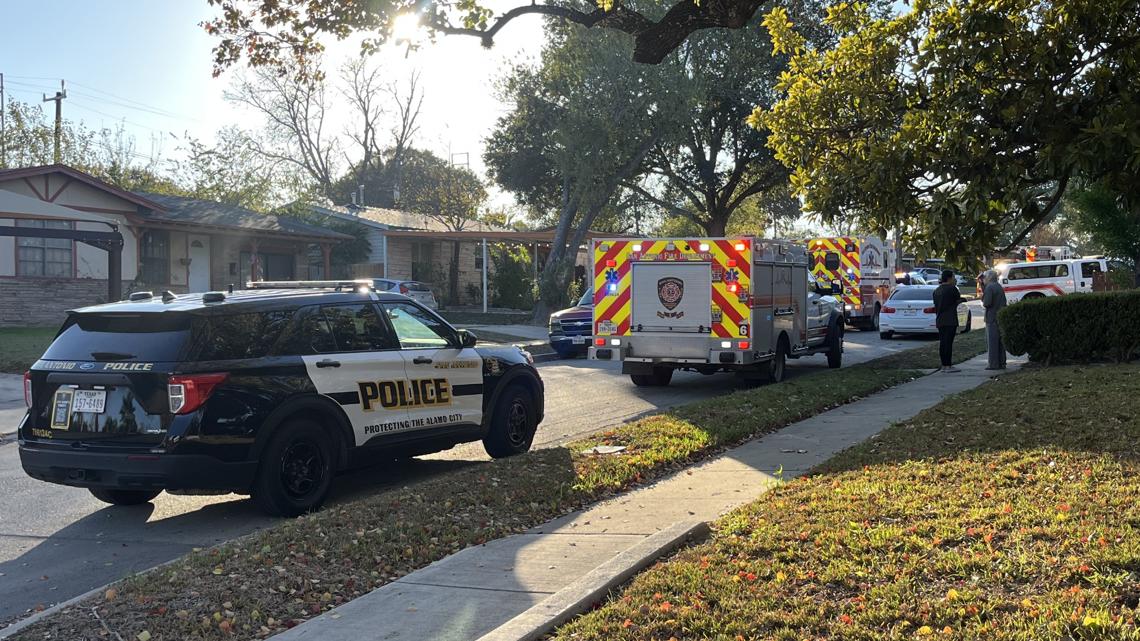 Woman dead after fight between brothers leads to shooting in San Antonio backyard, SAPD says