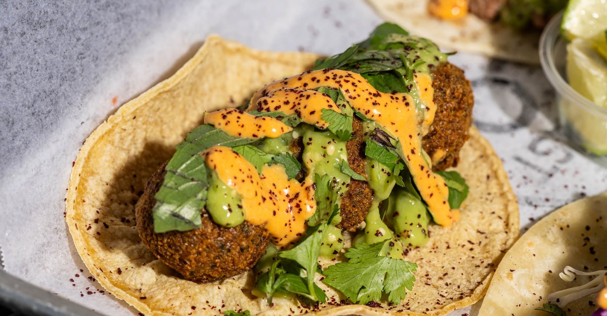 MidEast Tacos Review: Armenian Mexican Fusion Feels Good in a Place Like Silver Lake’s MidEast Tacos