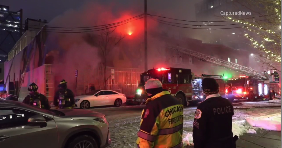 Fire breaks out at Fulton Market Kitchen building in Chicago's West Loop