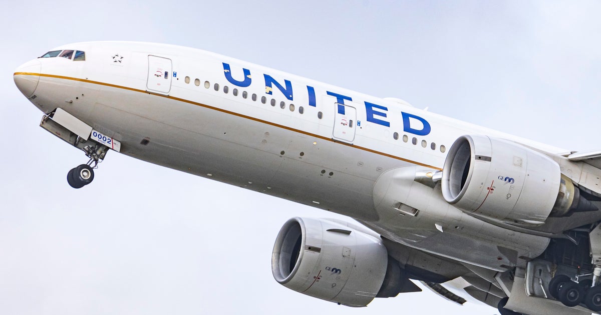 United Airlines flight from Chicago to Orange County, California, diverted to Rockford
