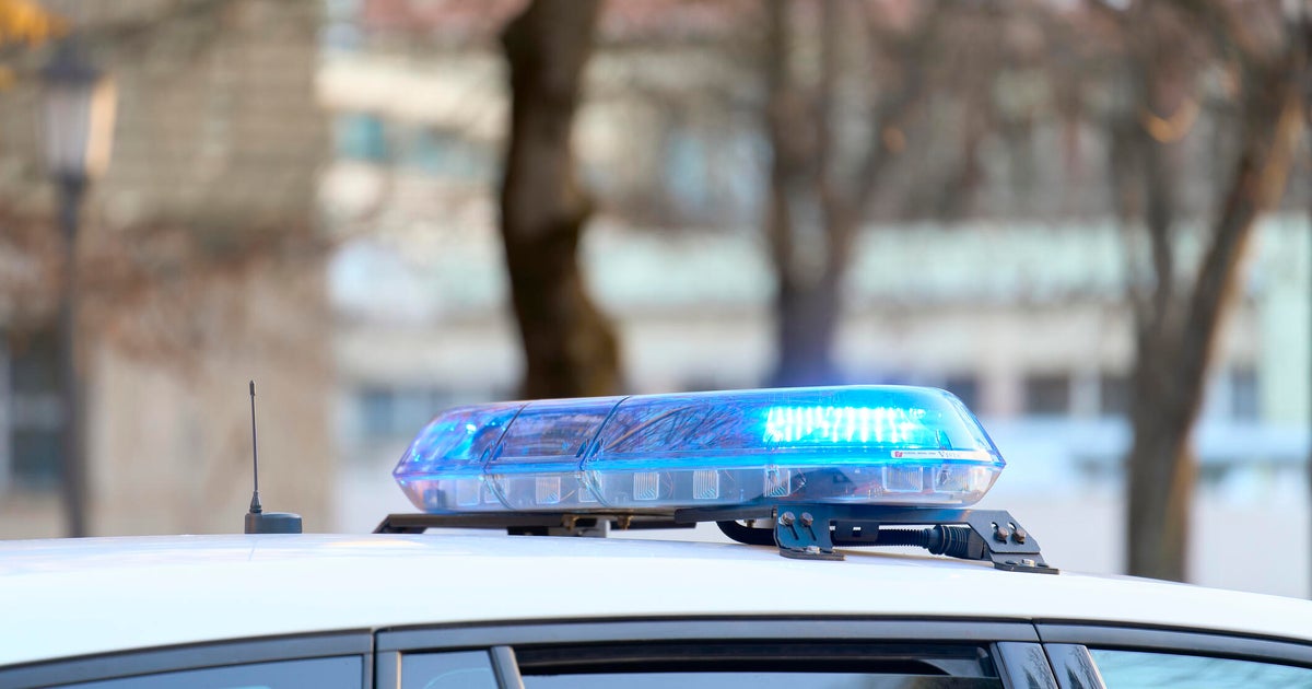 Chicago police, SWAT respond to disturbance on Northwest Side