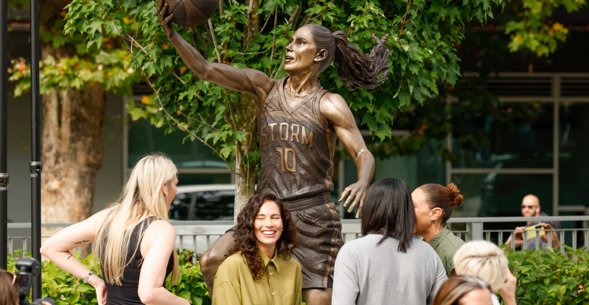 Sue Bird statue unveiled in Seattle