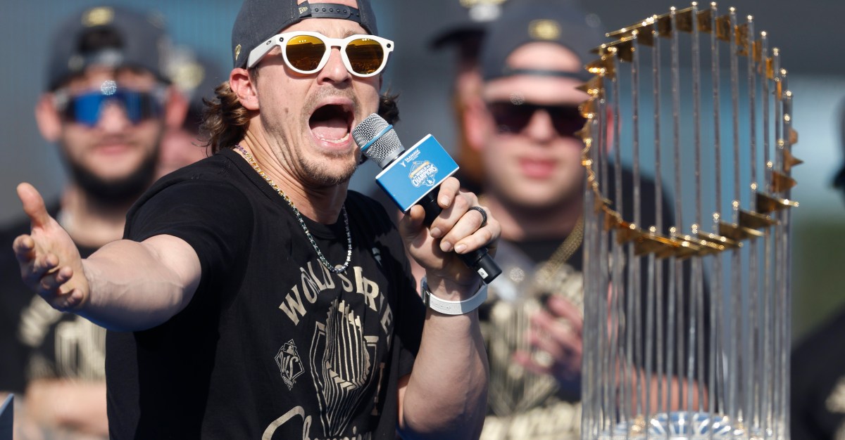 Dodgers open to a reunion with Kiké Hernández