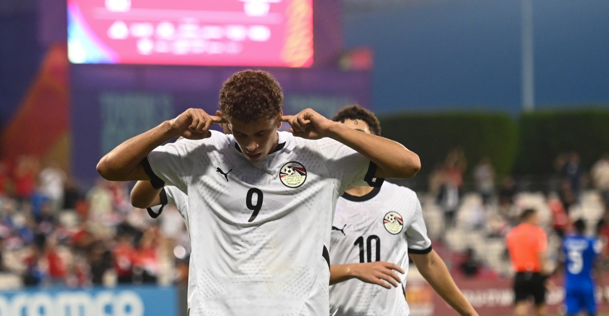 Barcelona make offer for young Al Ahly striker Hamza Abdelkarim