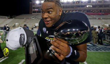 Kennesaw State stuns Jacksonville State with last-minute touchdown to win CUSA title