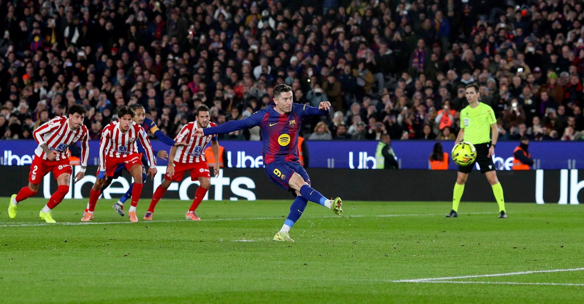 Time for a new penalty taker? Robert Lewandowski makes unwanted history at Barcelona with Atletico miss