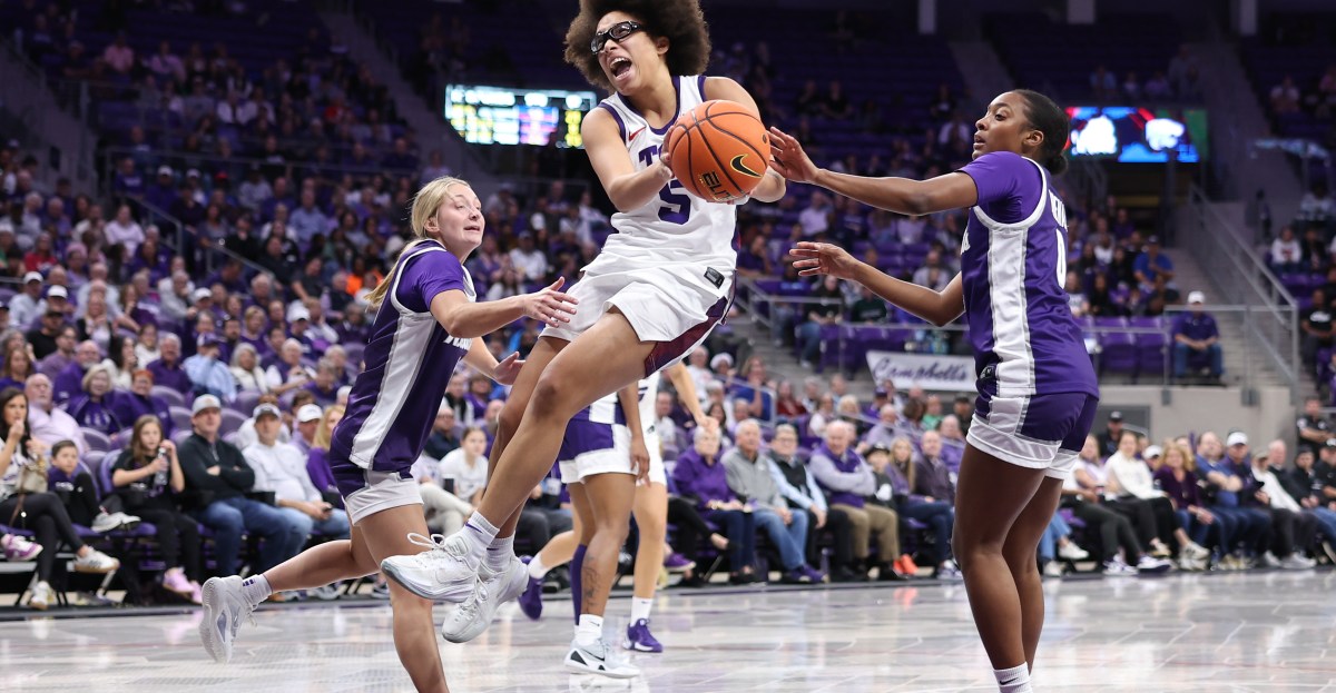 Women’s Basketball: Miles scores 29 to lead Frogs past Wildcats