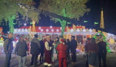 Phoenix Santa’s Castle competes on 'Great Christmas Light Fight'