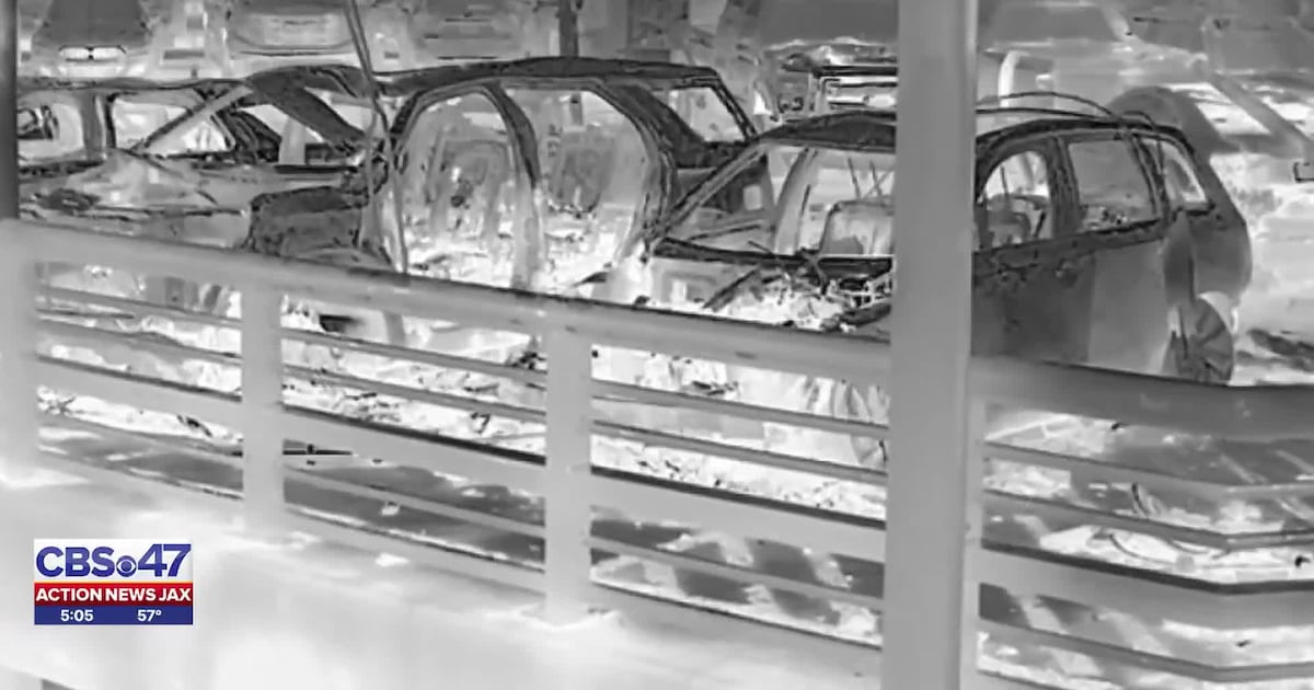 Newly released drone video shows fire at Jacksonville International Airport Hourly Parking Garage – 104.5 WOKV