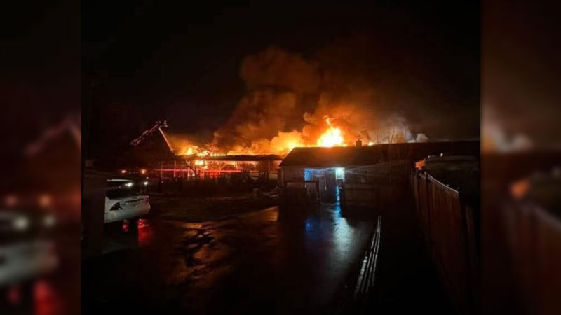 Several people rescued ‘from smoke and heavy flame’ by firefighters at south Nanaimo motel blaze | NanaimoNewsNOW