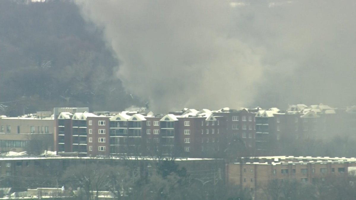 Large plume of smoke billows from building fire in Chicago – NBC Chicago