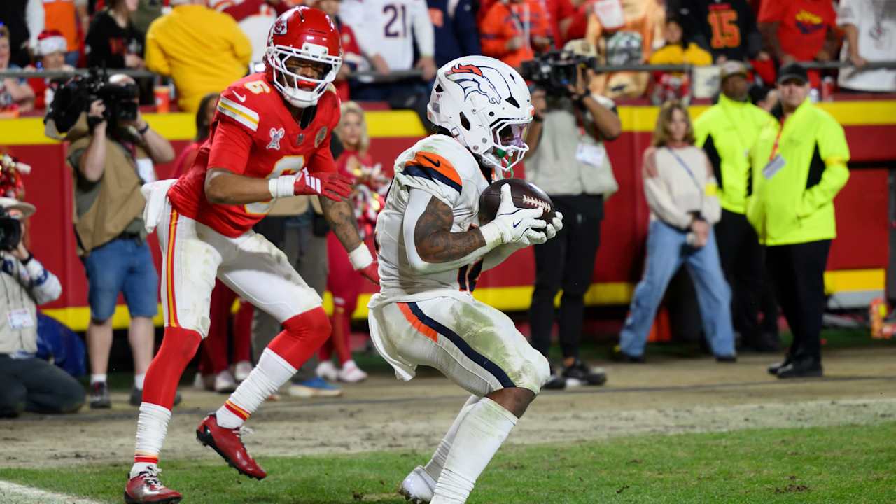Broncos use fourth-down bluff, clutch TD to down Chiefs in yet another one-possession win