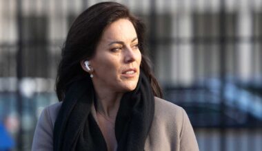 Minister not budging on blister packs despite mounting pressure