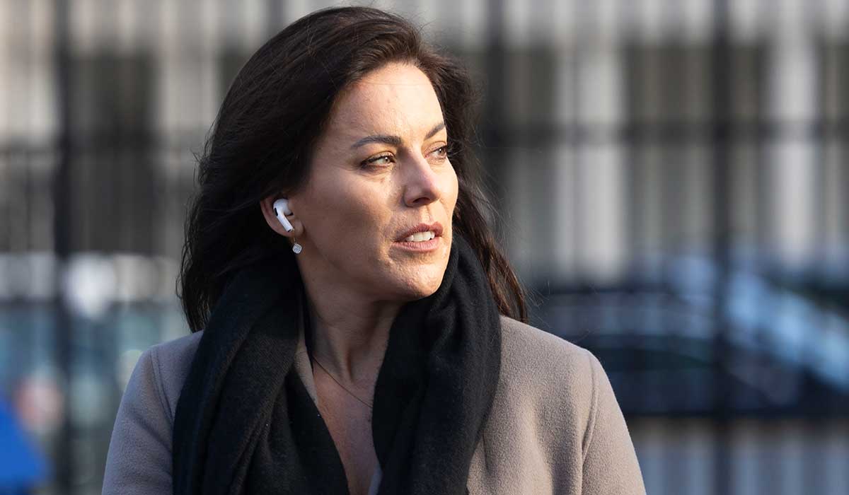 Minister not budging on blister packs despite mounting pressure