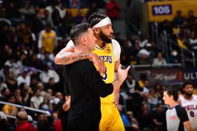 Anthony Davis delivers heartfelt 3-word message to JJ Redick after emotional showdown vs Los Angeles Lakers