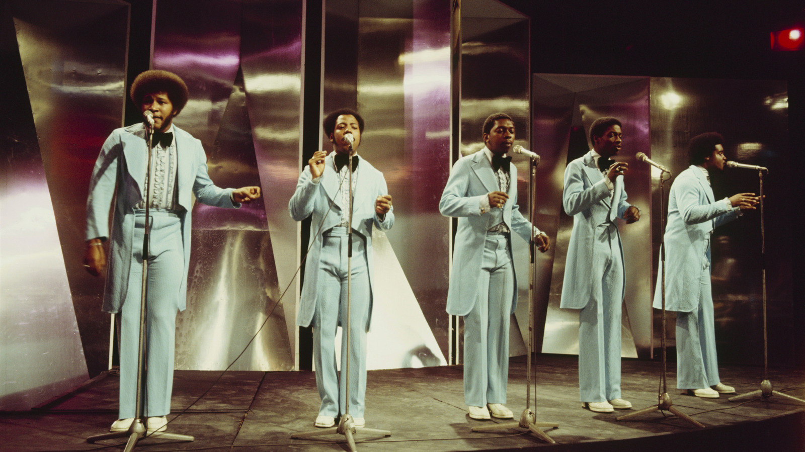 5 Love Songs That Will Have Every Boomer Crying Into Their Coffee