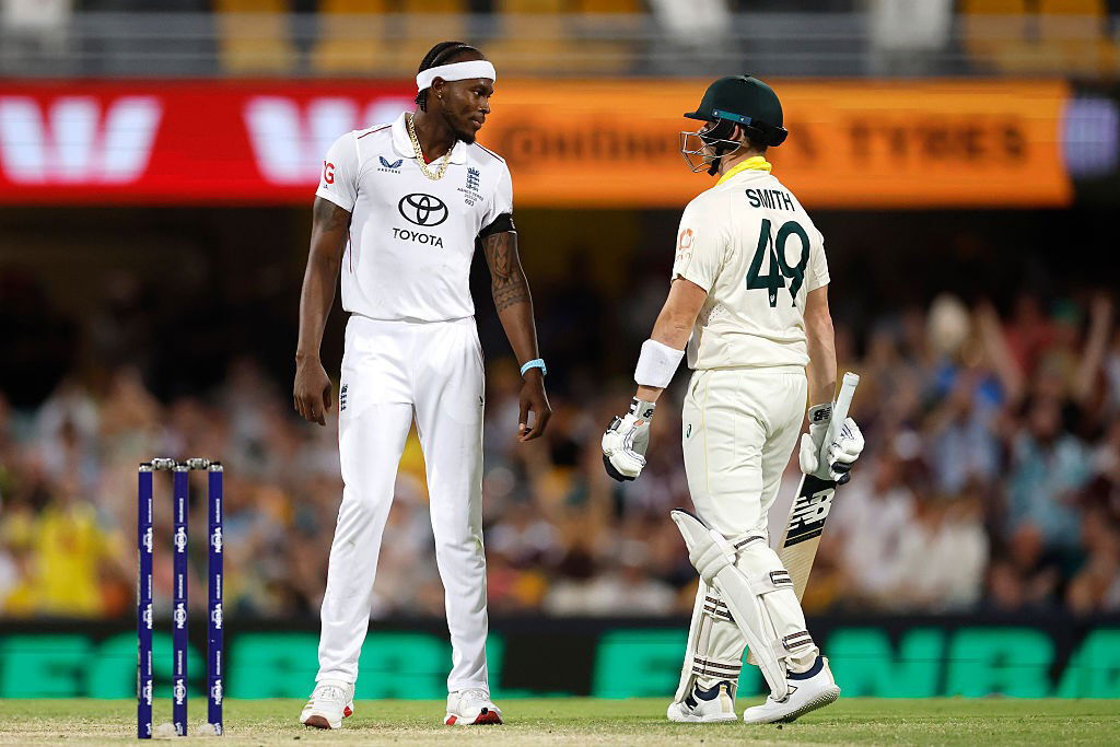 There was no love lost between Jofra Archer (left) and Steve Smith (right) late on day four.