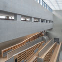 Library of the High School Affiliated to Nanjing Normal University, Xiaozhuang Campus / Atelier FCJZ - Image 4 of 39
