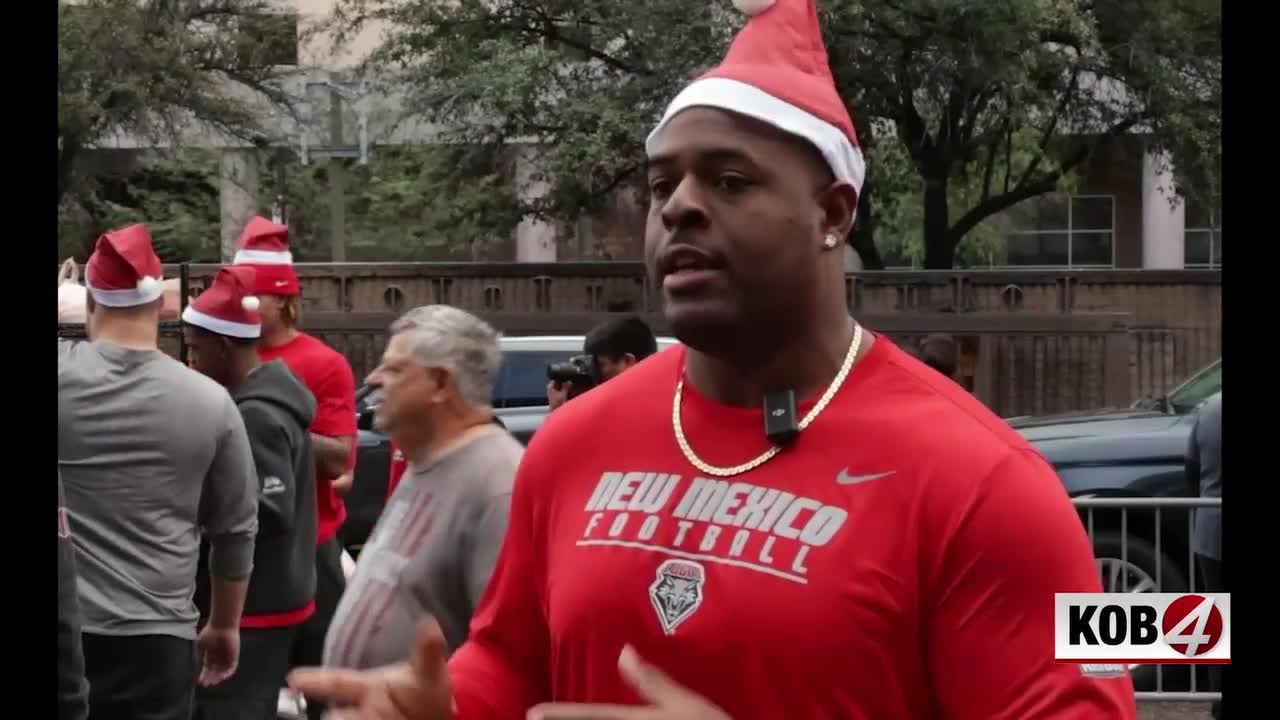 Lobos give back on Christmas to Phoenix community